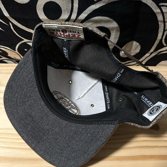 Boston Bruins Hockey Vintage Classic Brown Wool Suede Zephyr NHL Snap Back Hat - Picture 3 of 3